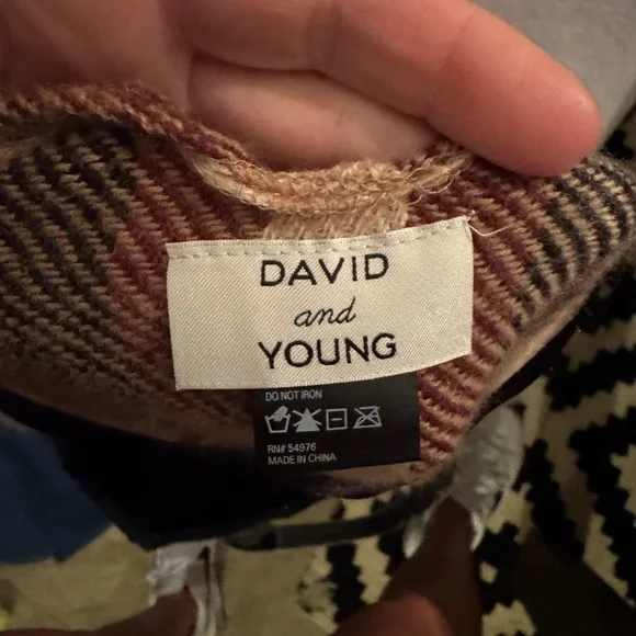 David And Young Women's One Size Plaid Poncho Shawl Wrap - Picture 3 of 3